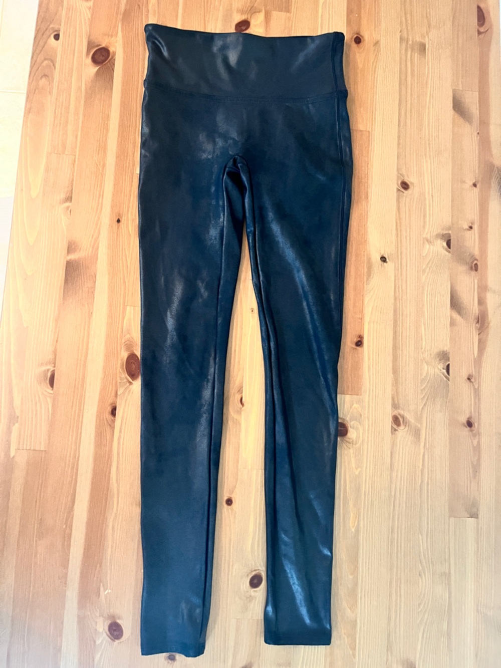 Small black SPANX shiny leggings